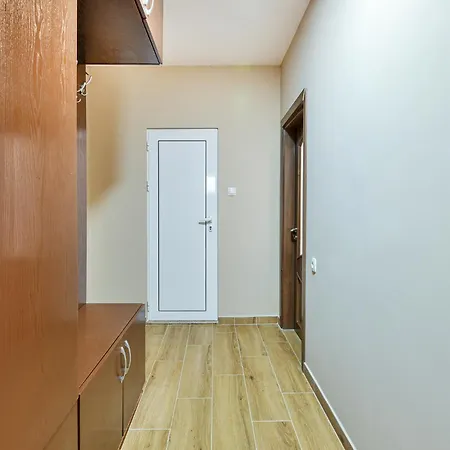 Location 2br - 6 Guests * Варна
