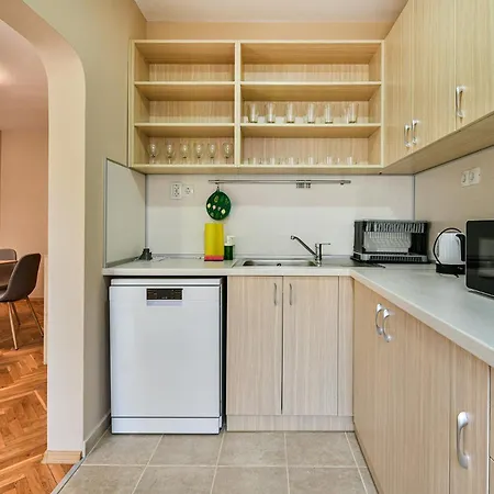 شقة Location 2br - 6 Guests *